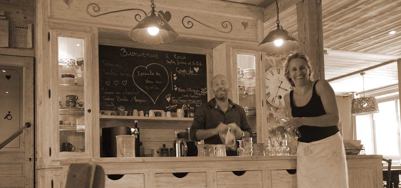 soyez les bienvenue dans notre auberge au style ancien qui vous rappelera la vie d'autrefois et l'ambiance d'antan